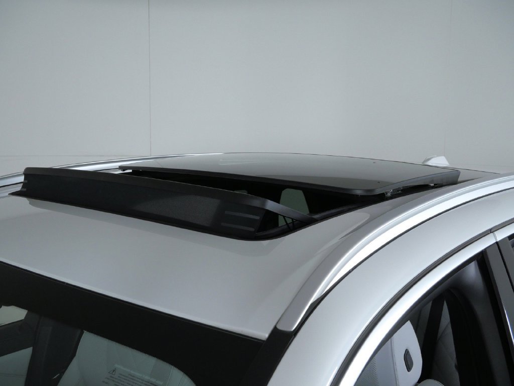 Certified Used 2024 Mineral White Metallic BMW xDrive40i image 21