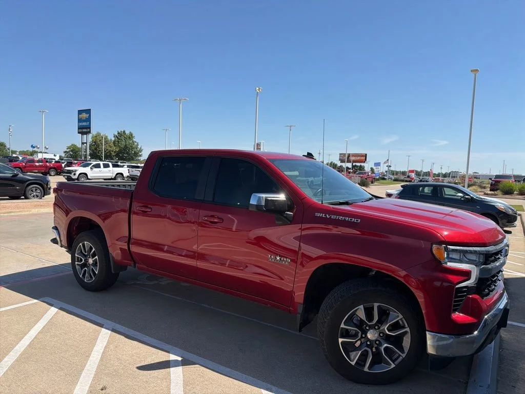 2024 Chevrolet Silverado 1500 LT Crew Cab Short Box's photo