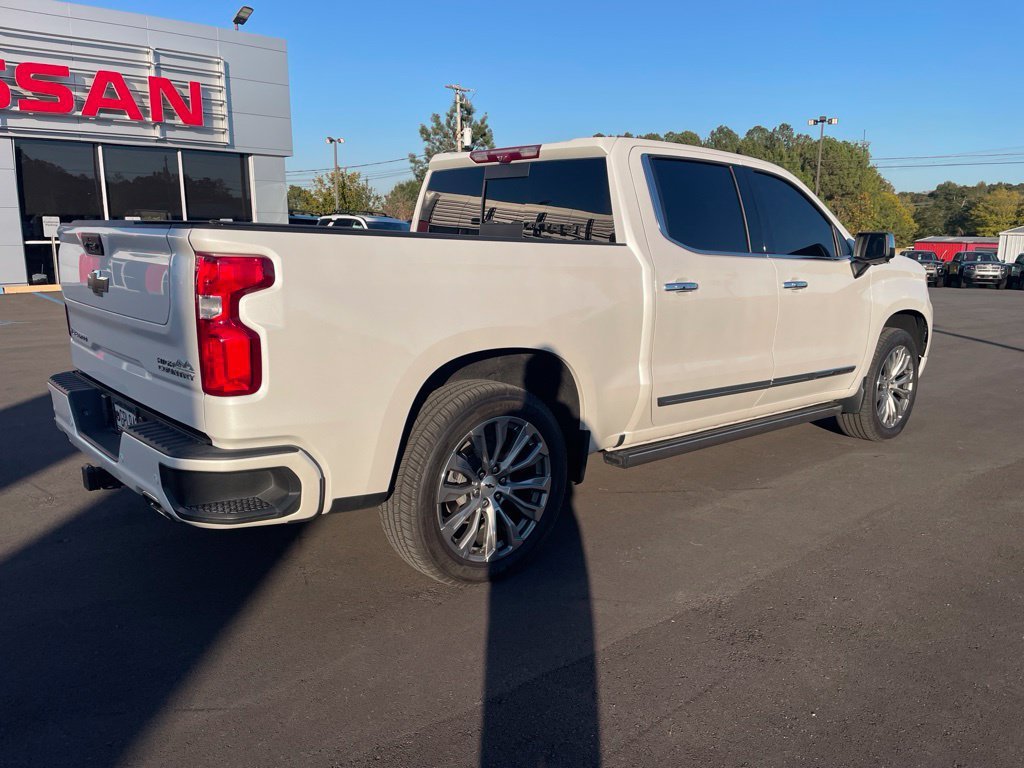 Used 2022 Beige Chevrolet High Country image 2