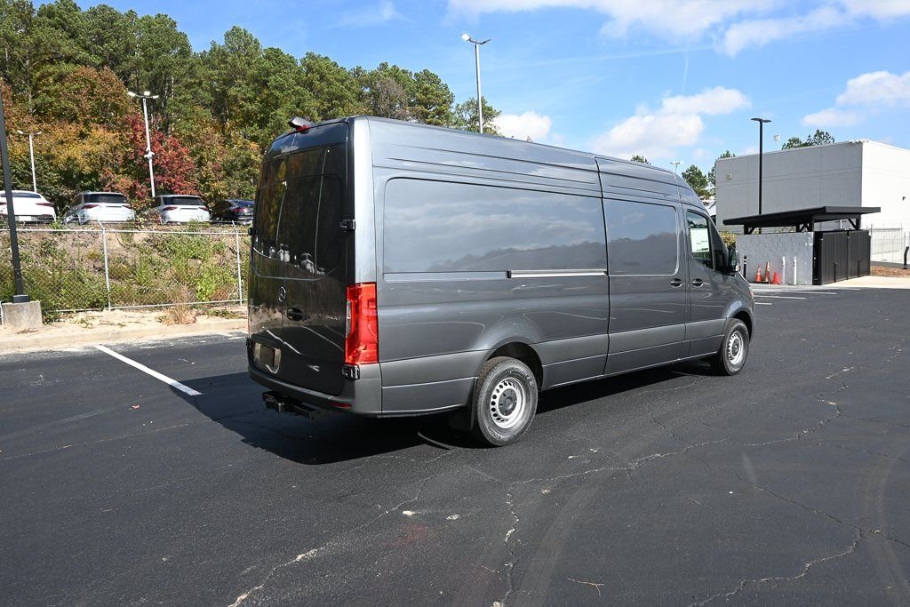 Used 2026 Selenite gray metallic Mercedes-Benz Cargo 170 WB image 24