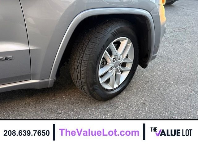 Used 2017 Silver Jeep Overland image 11