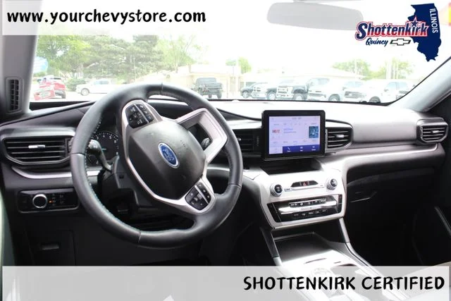 Used 2023 Silver Ford XLT image 9