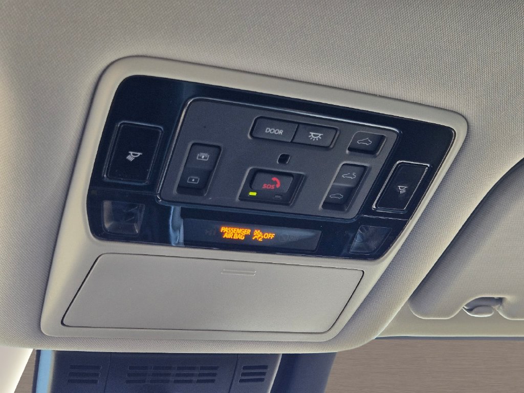 Used 2025  Toyota Limited image 32