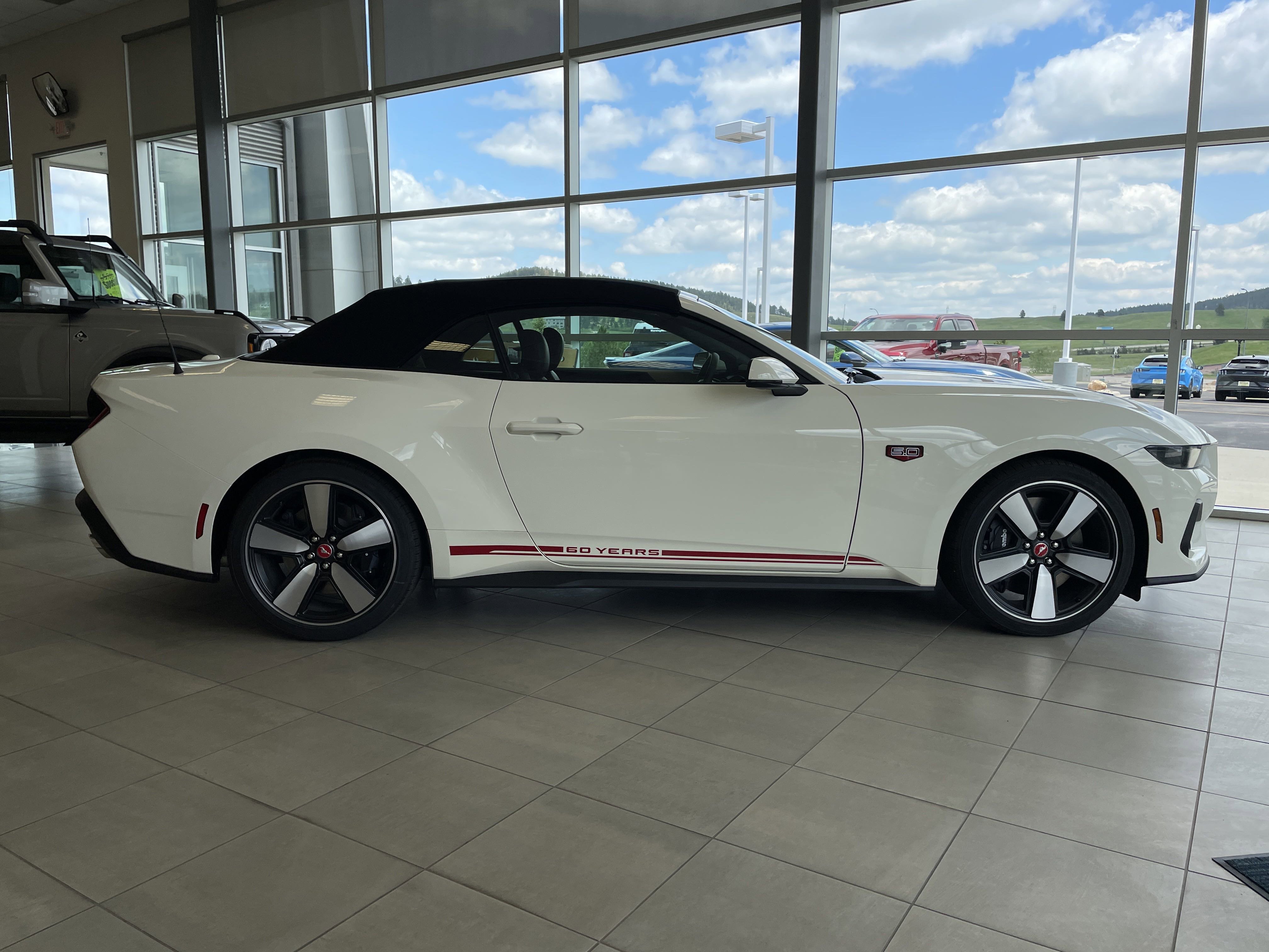 2025 Ford Mustang GT Premium Convertible - Photo 23