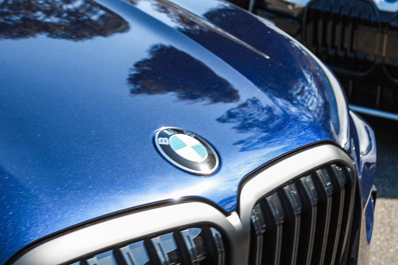 New 2027 Tanzanite Blue II Metallic BMW xDrive40i image 9