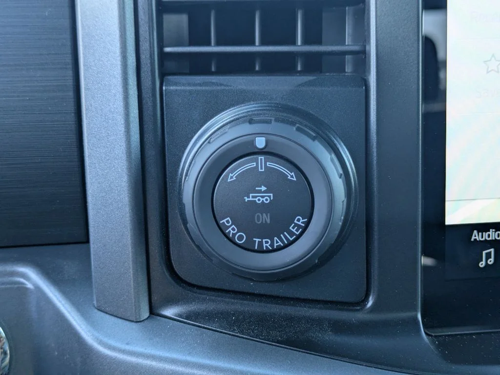 New 2026 Agate Black Metallic Ford XLT image 27