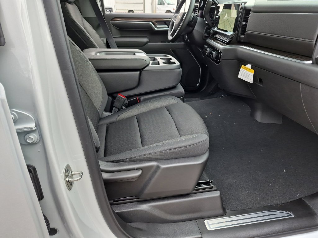 New 2026 Summit White Chevrolet LT (2FL) image 26