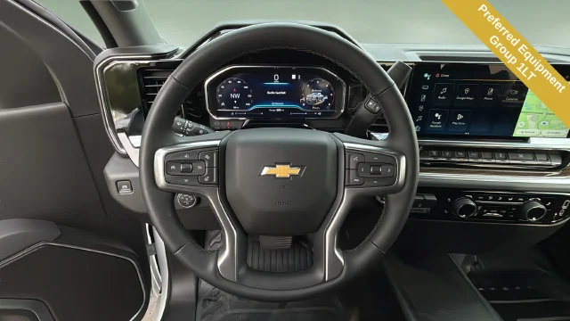 Used 2025 Summit White Chevrolet LT image 16