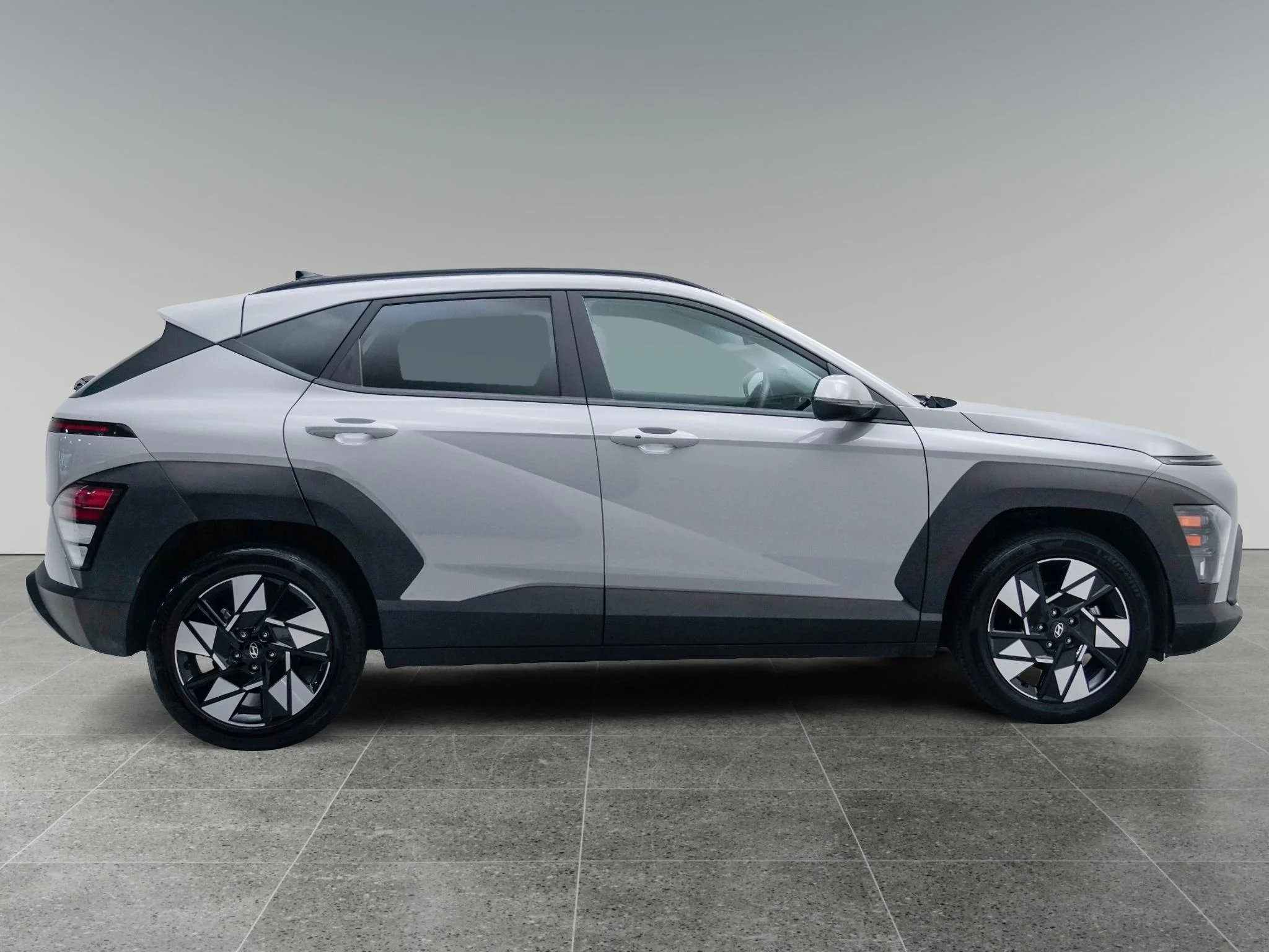 Used 2025 Cyber Gray Metallic Hyundai SEL image 5