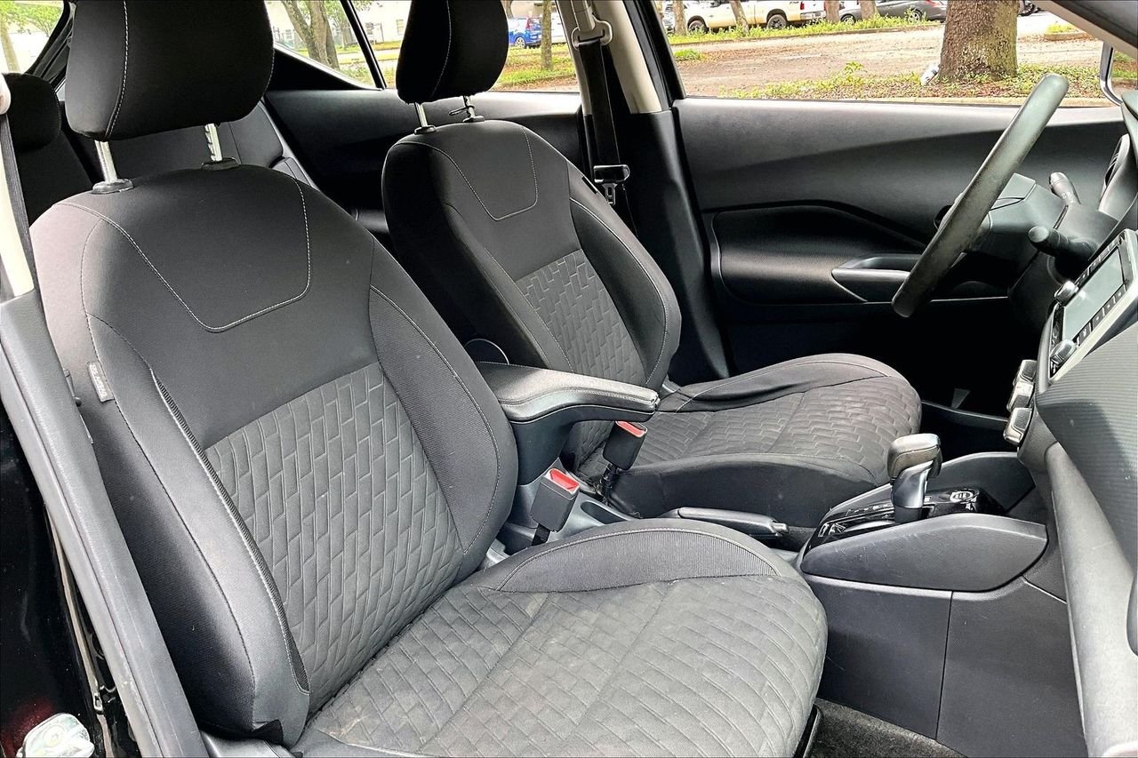 Used 2022 Black Nissan S image 29