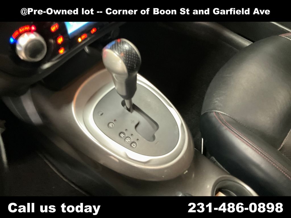 Used 2011 Red Nissan SL image 24