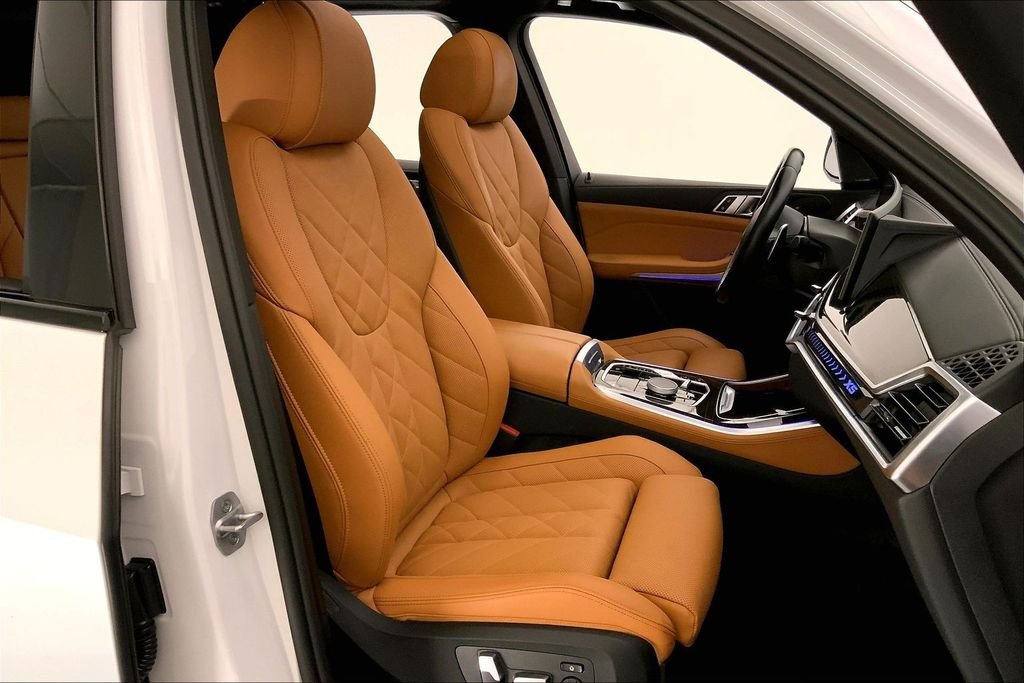 Used 2024 Mineral White Metallic BMW  image 6