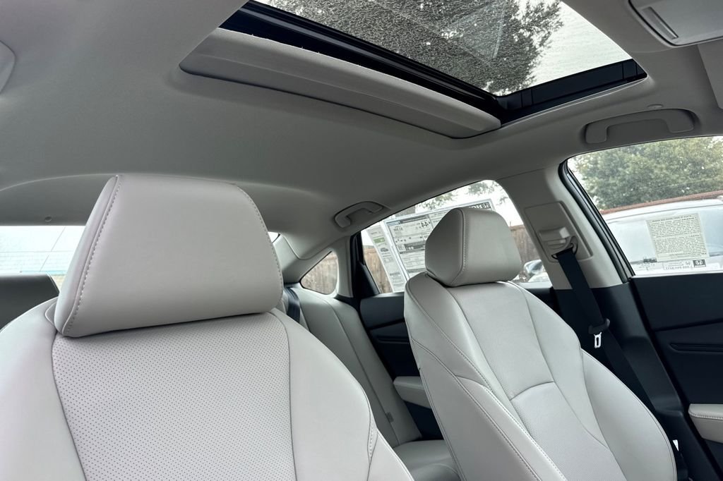 New 2026 Platinum White Pearl Honda Touring image 16