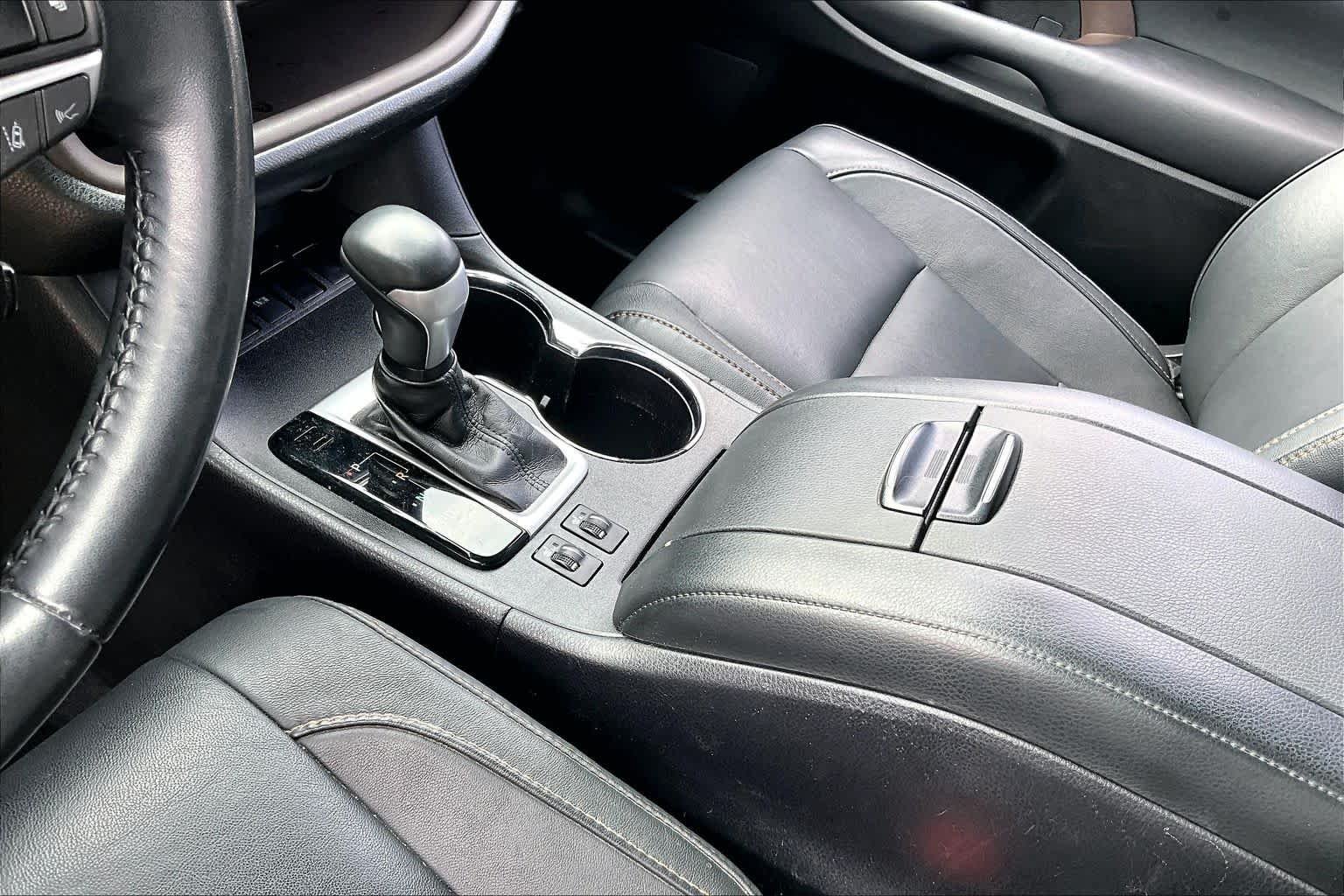 Used 2017 Midnight Black Metallic Toyota XLE image 15