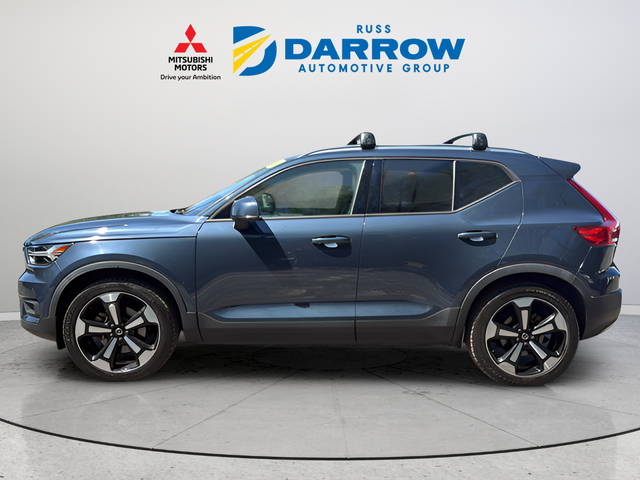 Used 2021 Blue Volvo Momentum image 2