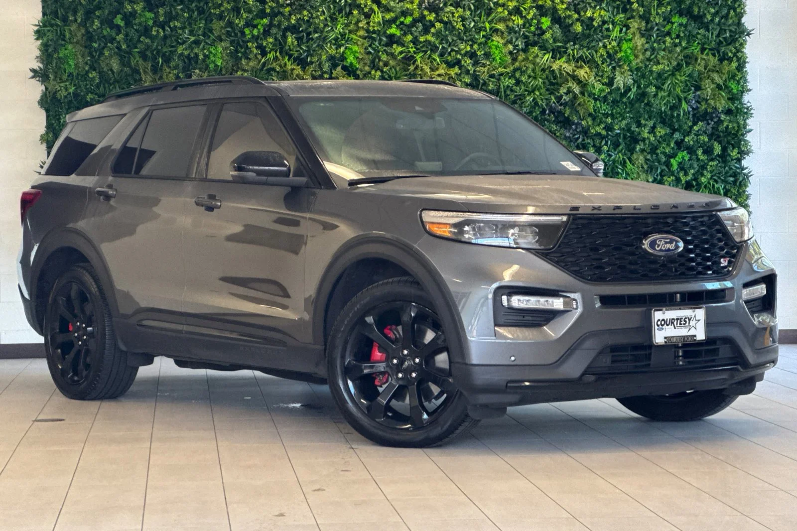 2023 Ford Explorer ST 4WD's photo
