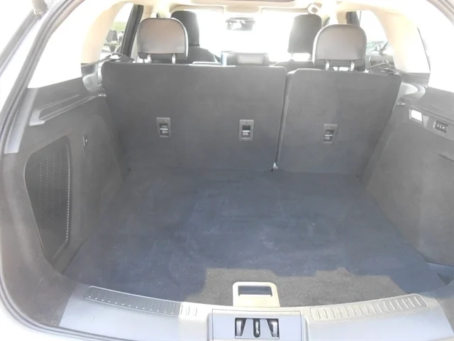 Used 2023 White LINCOLN  image 7