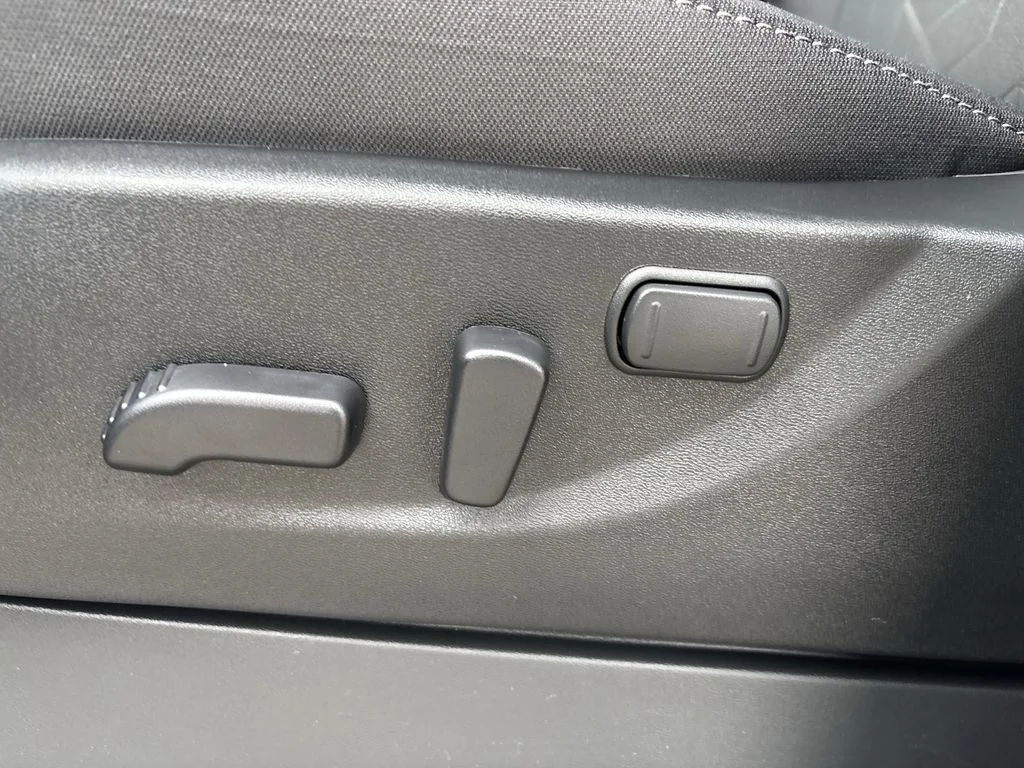 New 2026 Boulder Gray Pearl Nissan Crew Cab SV image 24