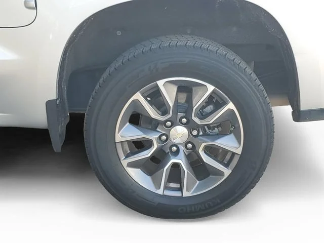 Used 2021 SILVER ICE METALLIC Chevrolet LT image 33
