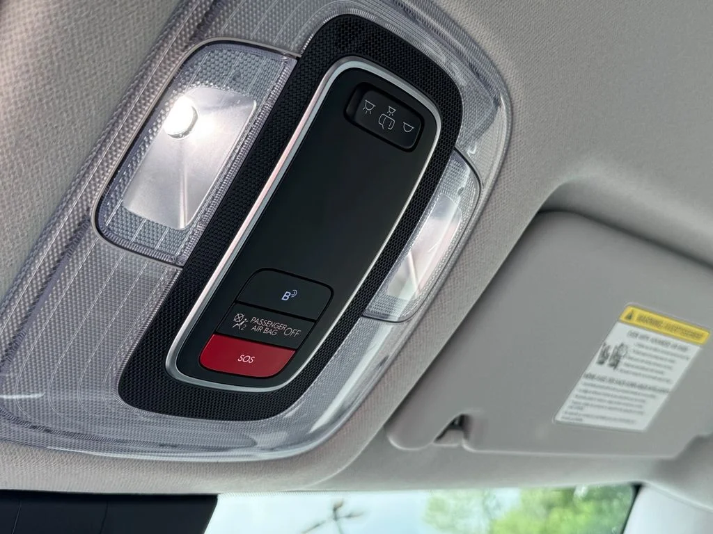 Used 2025 Black Hyundai SEL Convenience image 30