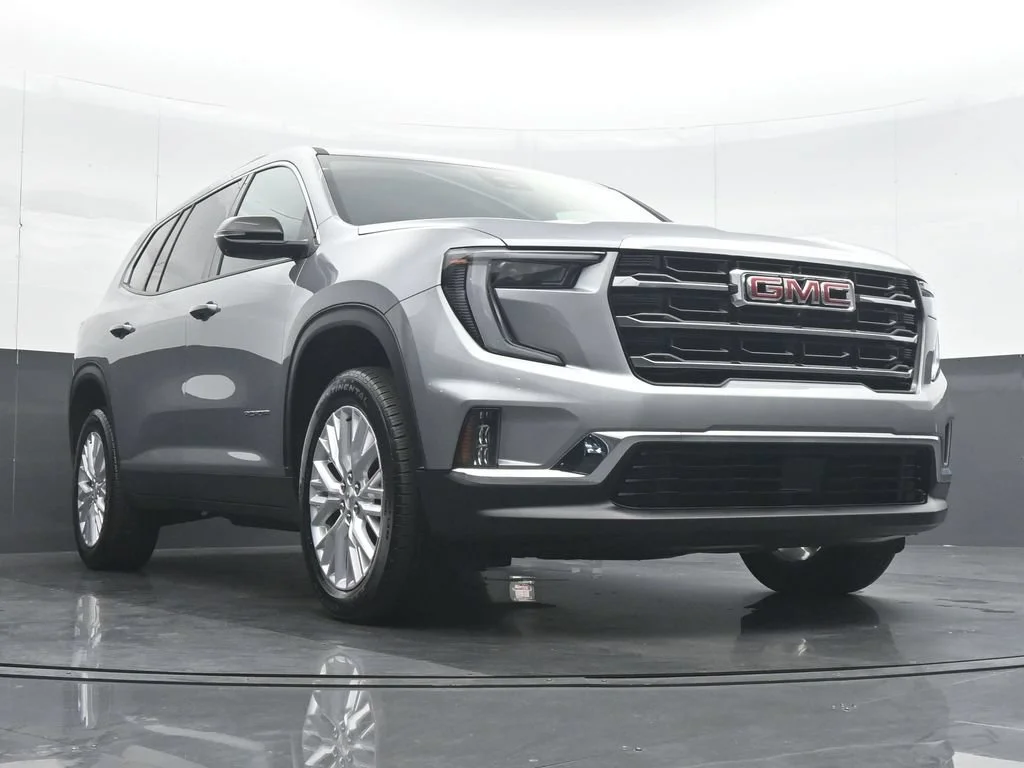 Used 2026 Silver GMC Elevation image 34
