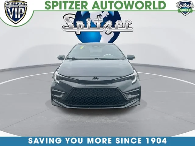 Used 2023  Toyota SE image 3