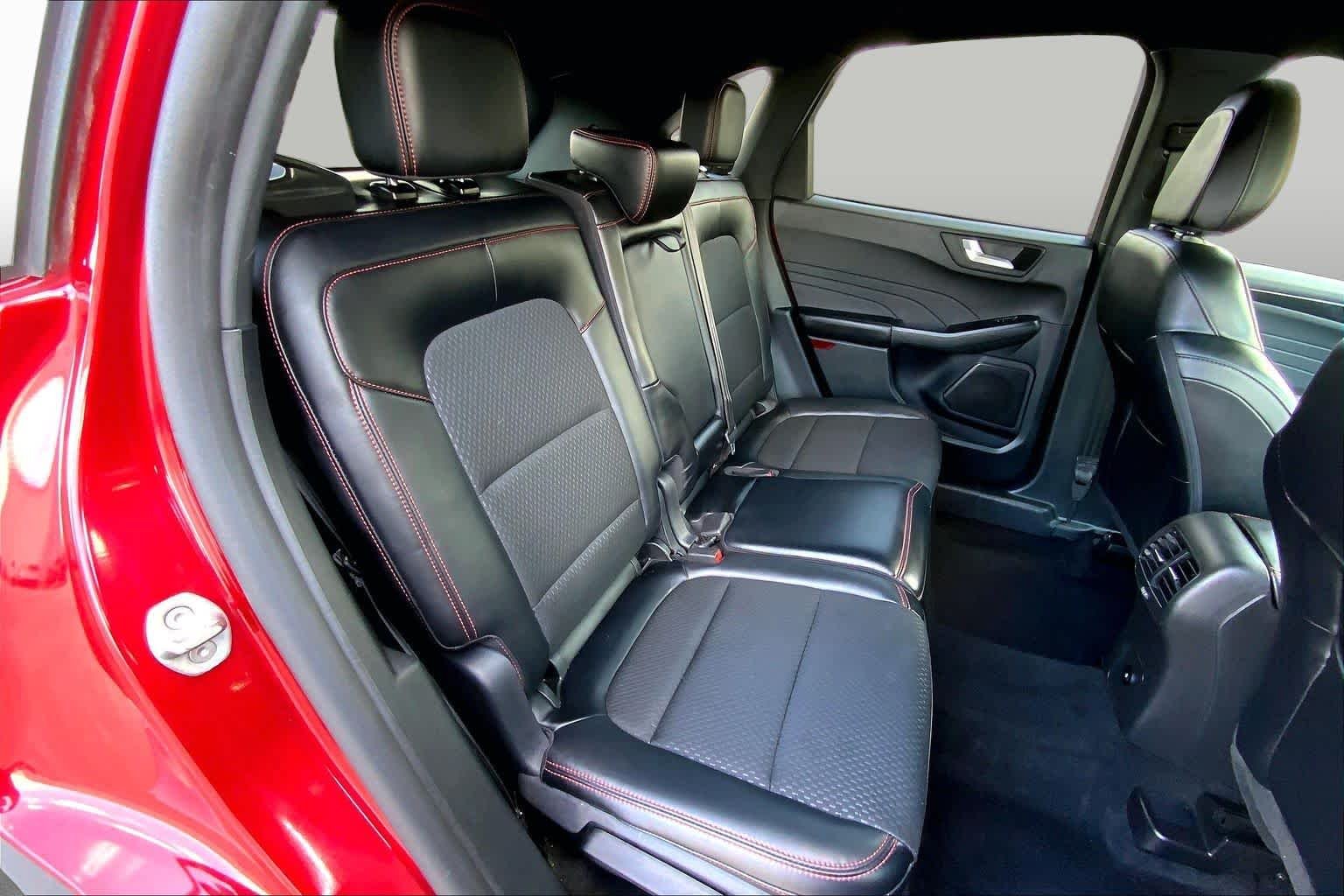 Used 2025 Rapid Red Metallic Tinted Clearcoat Ford ST-Line image 19