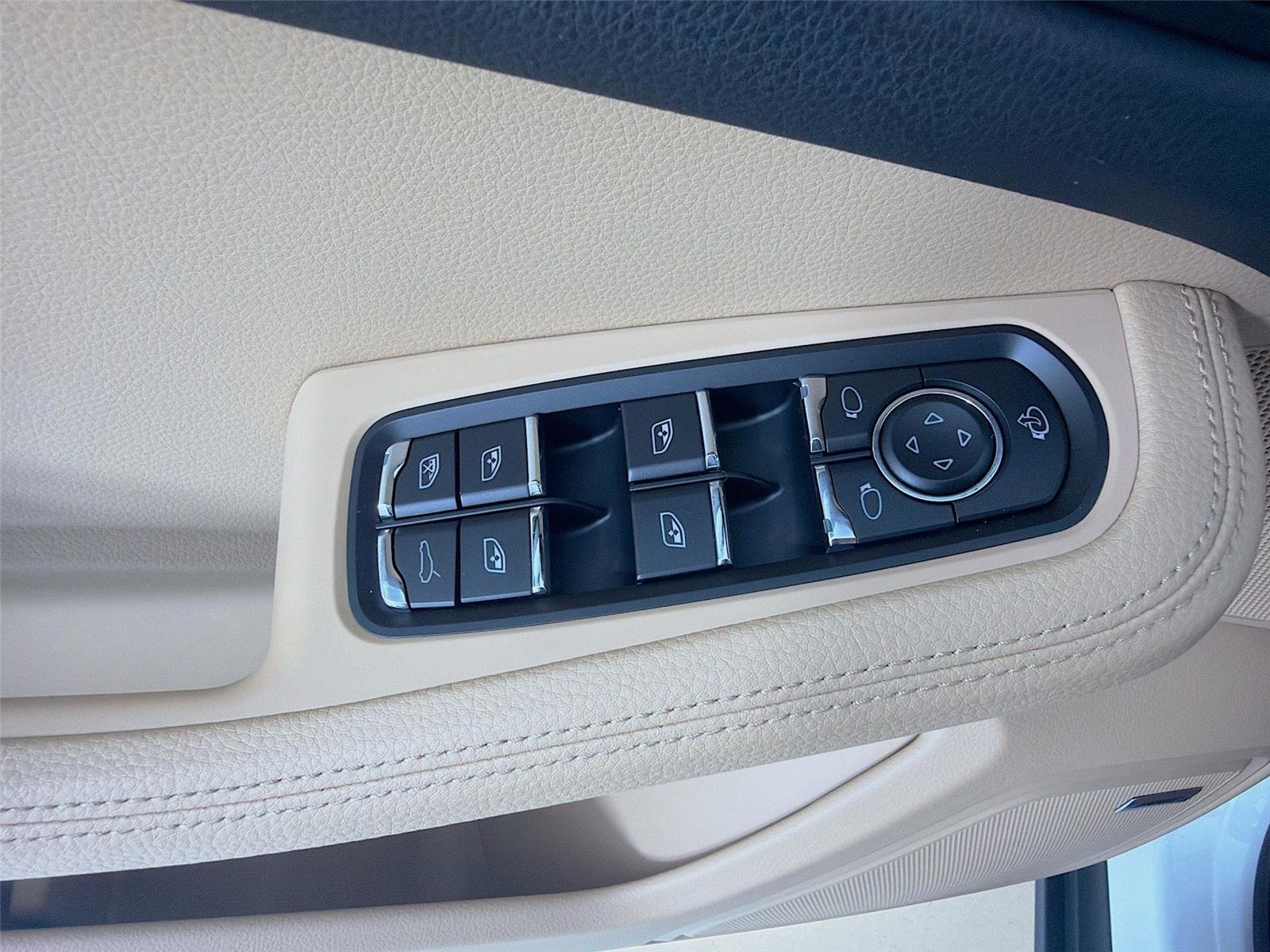 Used 2026 White Porsche  image 8