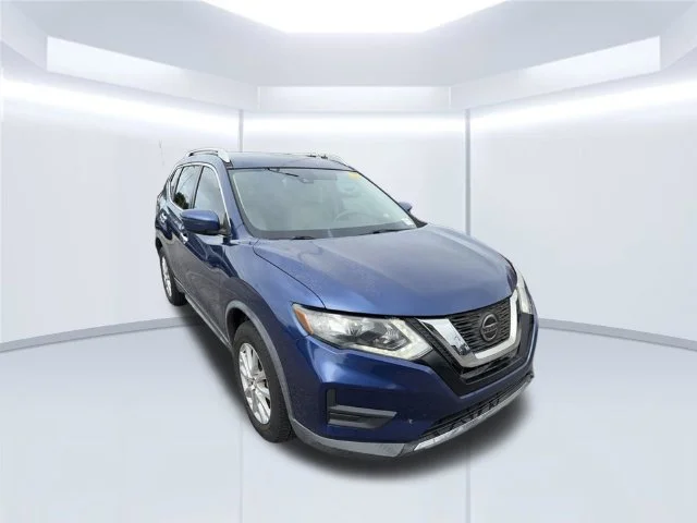 Used 2020 Blue Nissan SV image 3