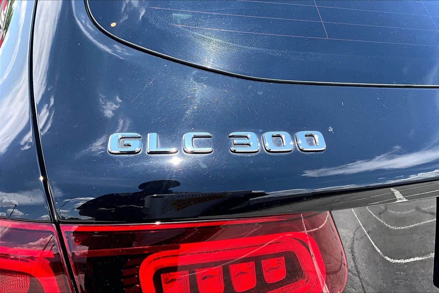 Used 2021 Black Mercedes-Benz GLC 300 image 10