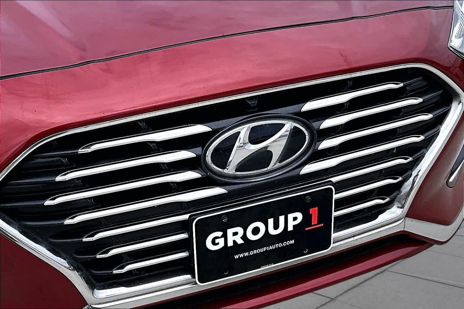Used 2018 Cosmopolitan Red Hyundai SE image 28