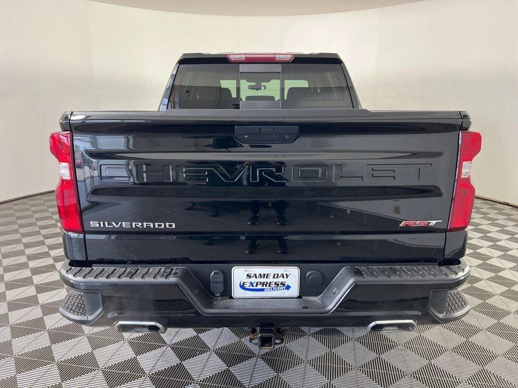 Used 2022 Black Chevrolet RST image 20
