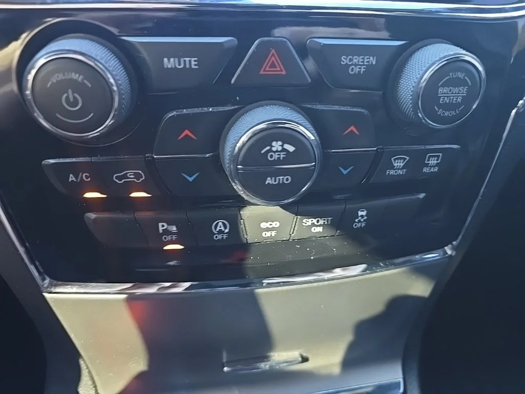 Used 2020 Silver Jeep Limited image 17