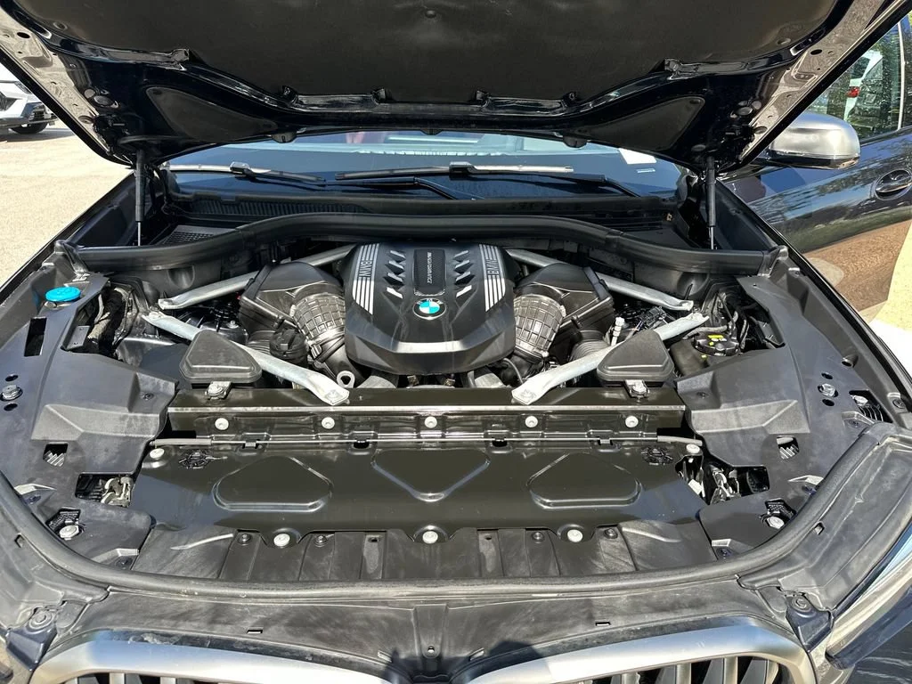Used 2022  BMW M50i image 20