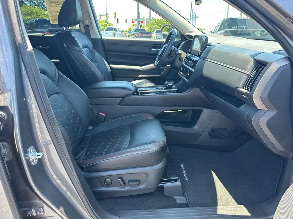 Used 2024 Gray Nissan Platinum image 13