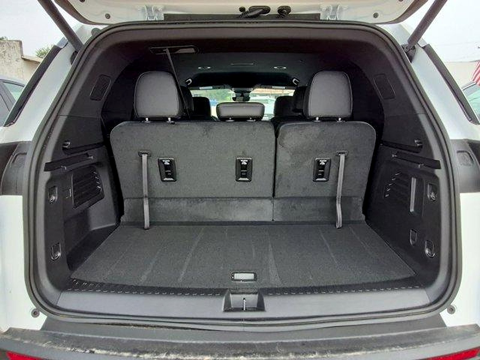 2026 Chevrolet Traverse LT - Photo 25
