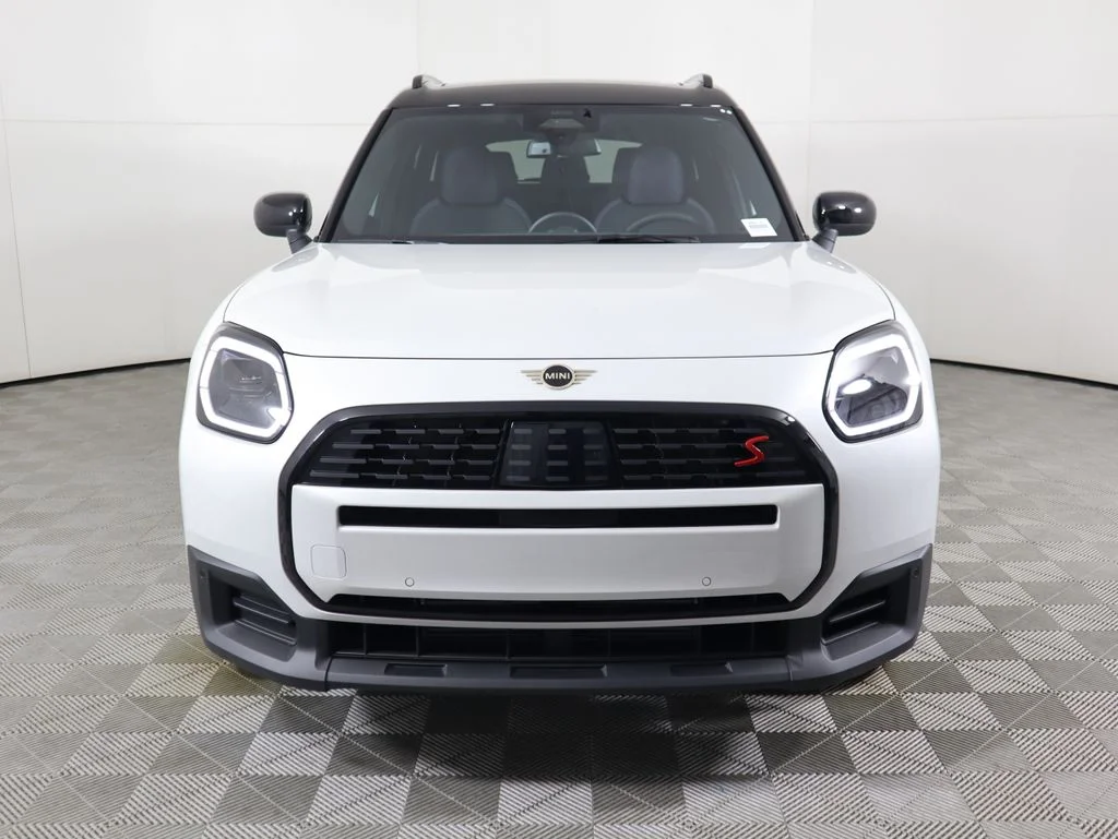 Certified Used 2026 Nanuq White Metallic MINI Signature Plus image 3