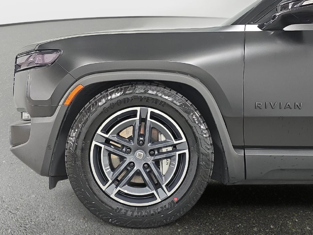Used 2025  Rivian Adventure Dual Motor Standard Pack image 10