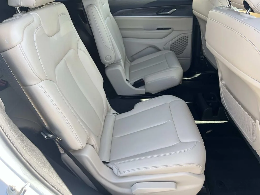 Used 2024 Bright White Clearcoat Jeep Limited image 22