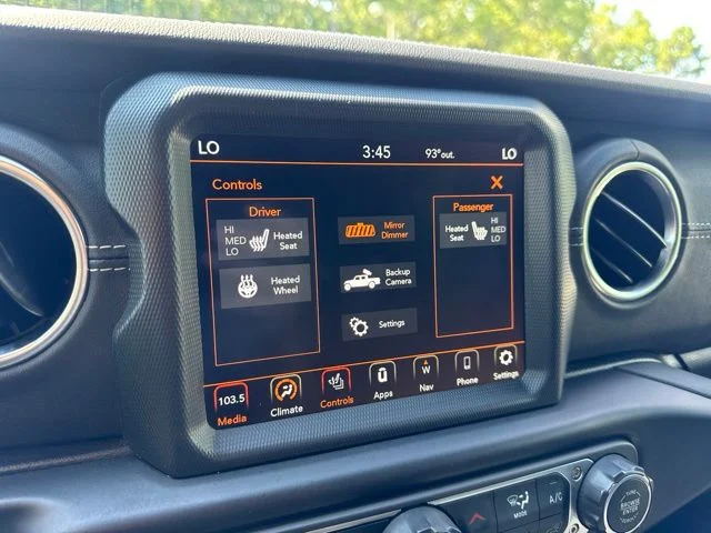 Used 2022 Green Jeep Overland image 20