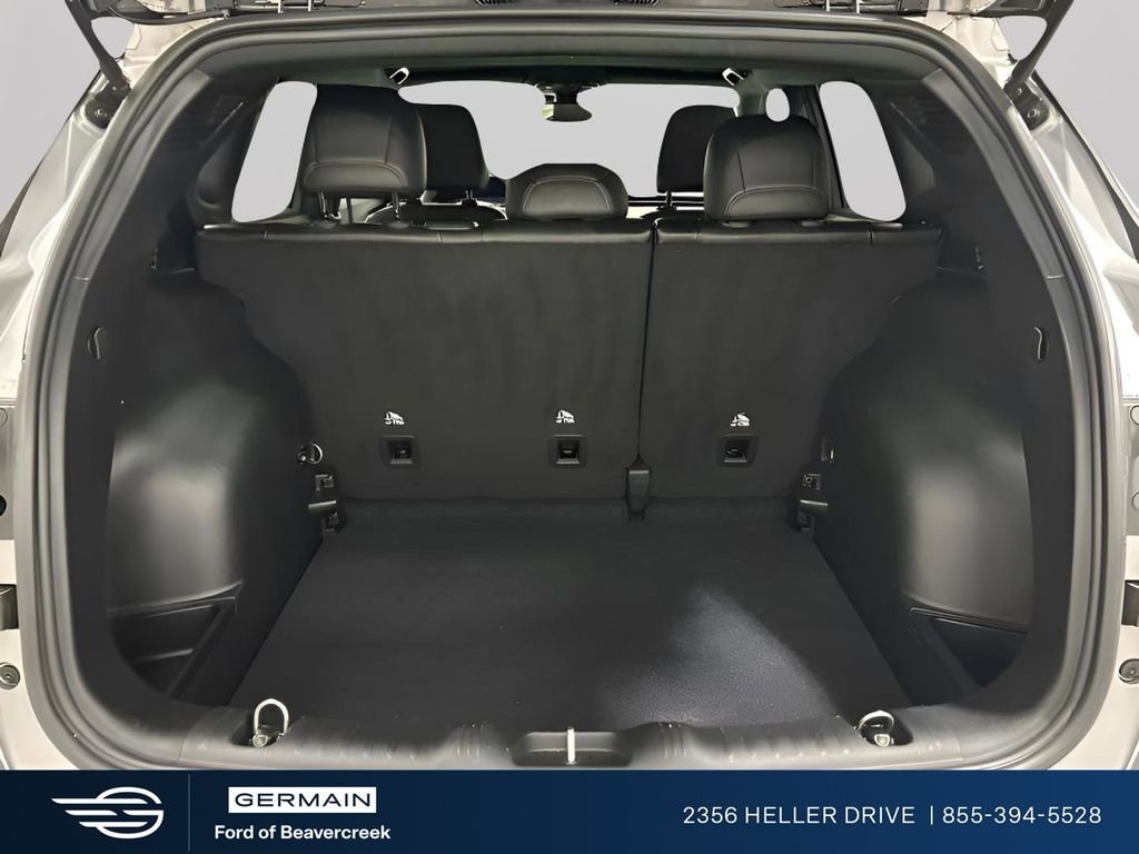 Used 2023 Billet Silver Metallic Jeep Limited image 11