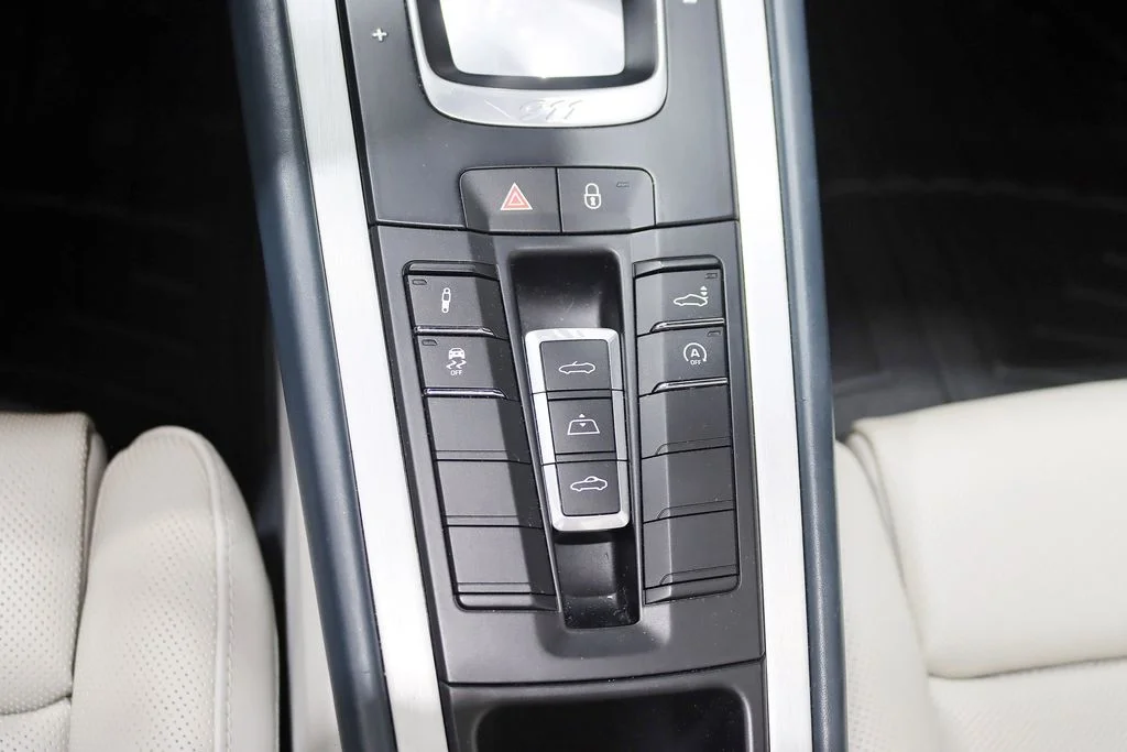 Used 2018 White Porsche Carrera 4 image 25