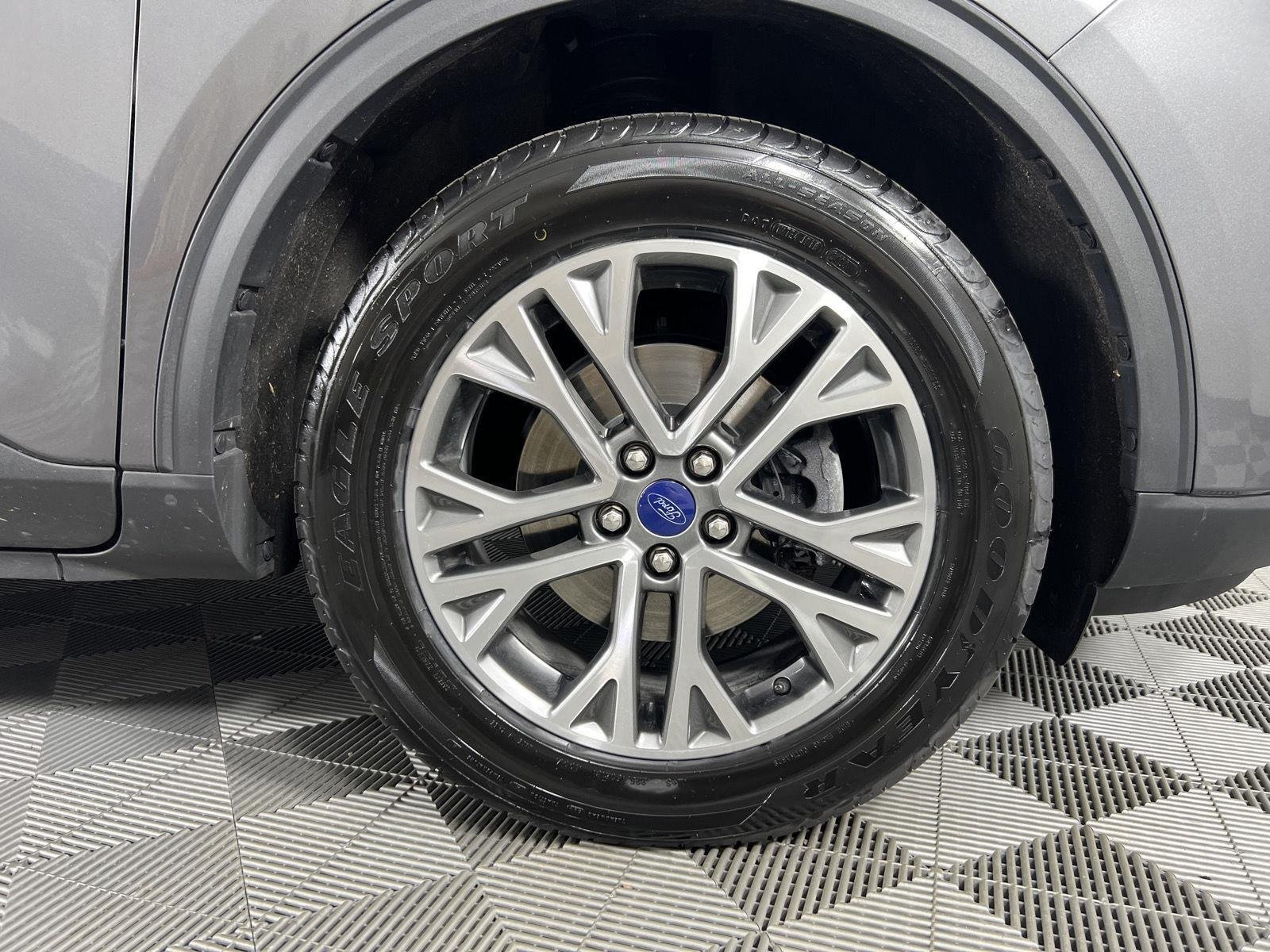 Used 2022 Carbonized Gray Ford SEL image 13