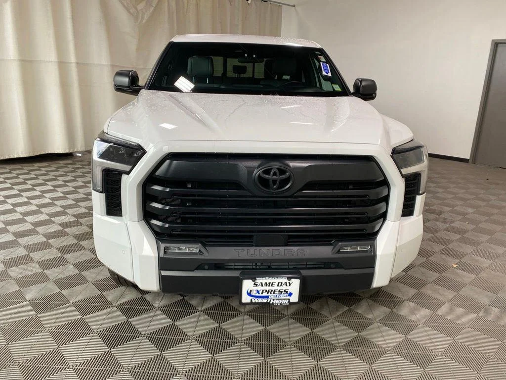 Used 2025 Ice Toyota SR5 image 3