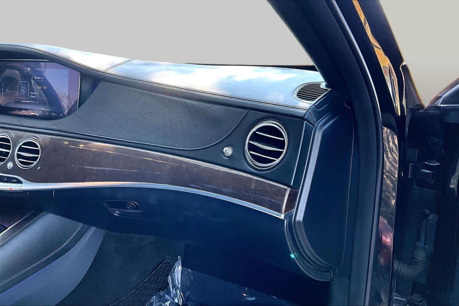 Used 2019 Obsidian Black Metallic Mercedes-Benz S 560 image 19