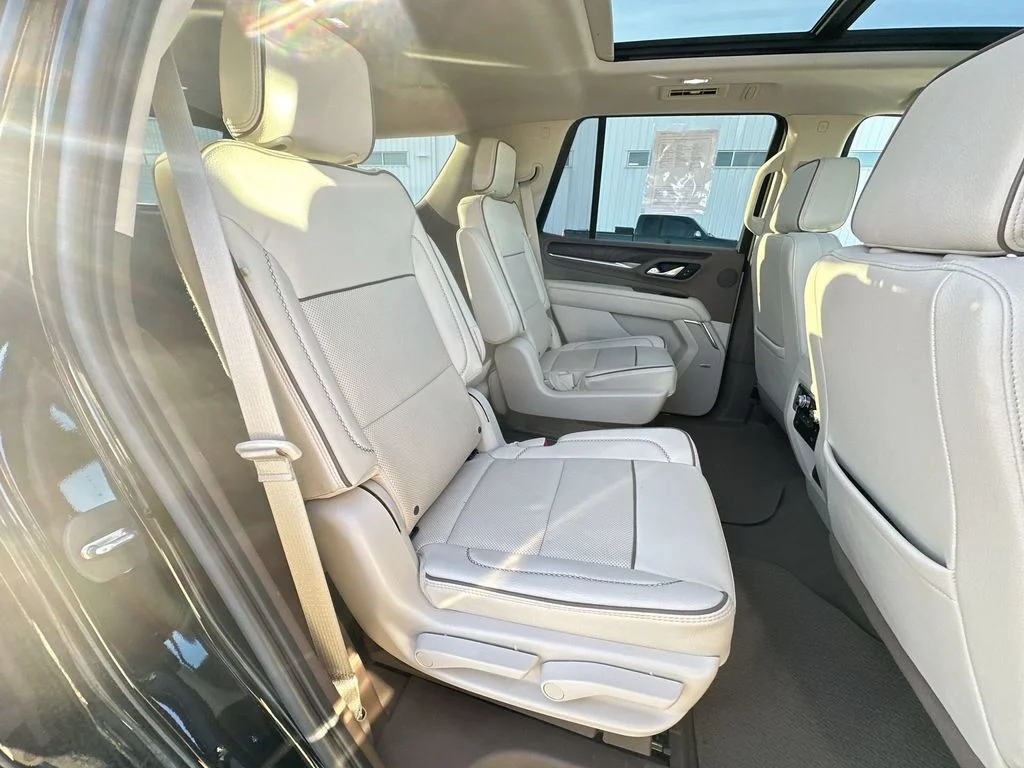 2023 GMC Yukon Denali - Photo 29
