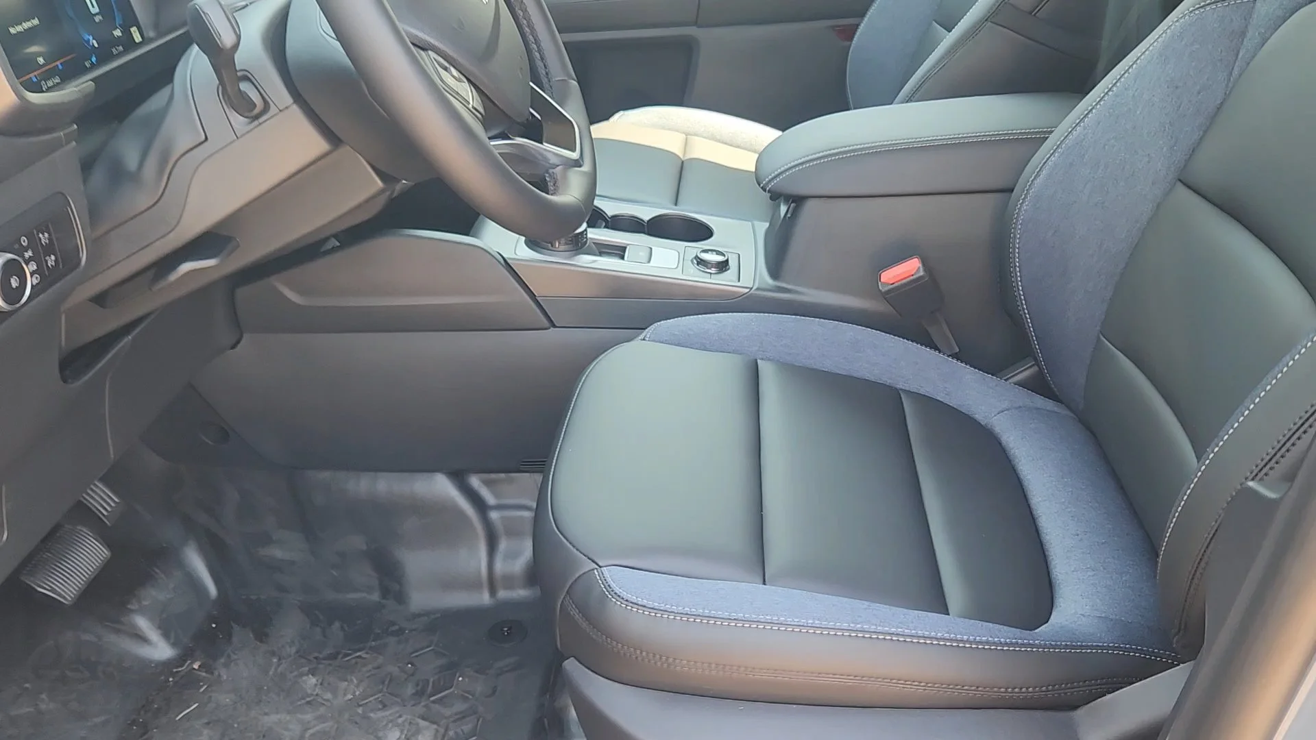 New 2026 Azure Gray Metallic Tri-Coat Ford Outer Banks image 28