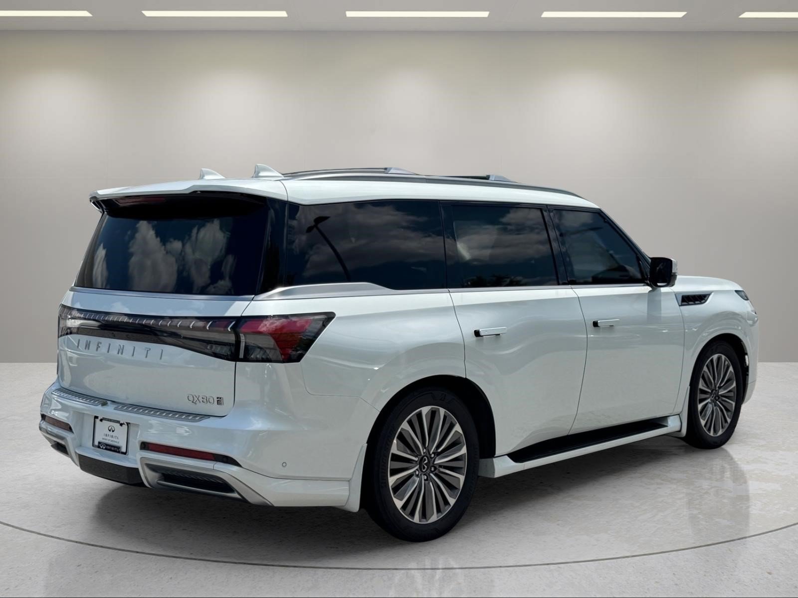 Used 2025 Radiant White INFINITI SENSORY image 5
