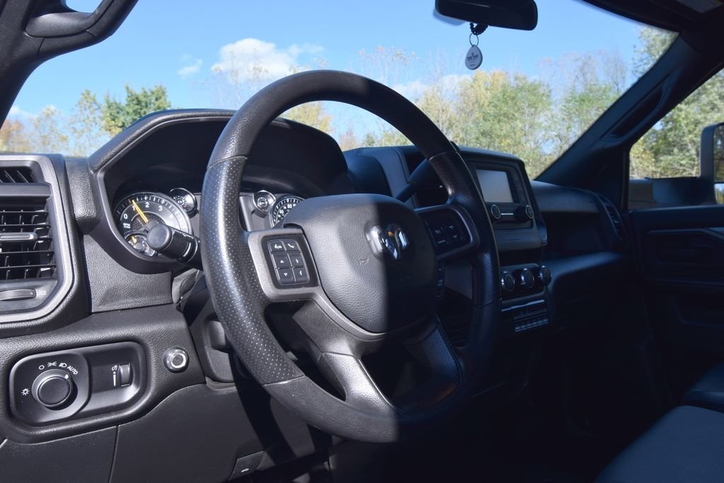 Used 2022 Bright White Clearcoat RAM Tradesman image 15