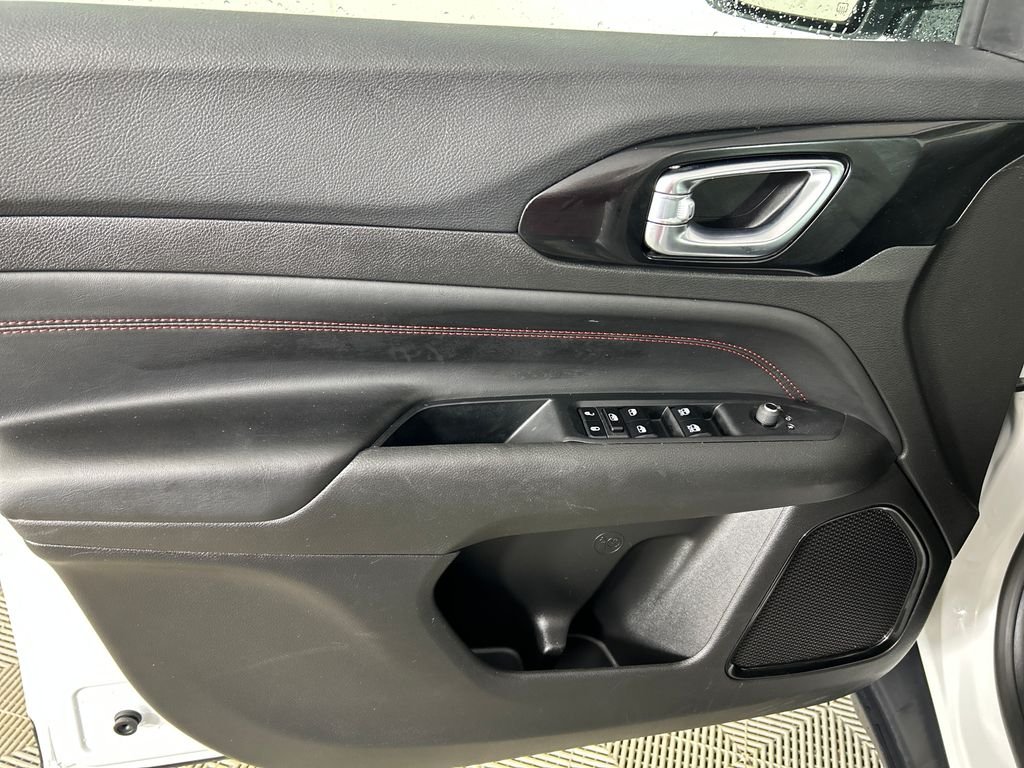 Used 2025 White Jeep Trailhawk image 11